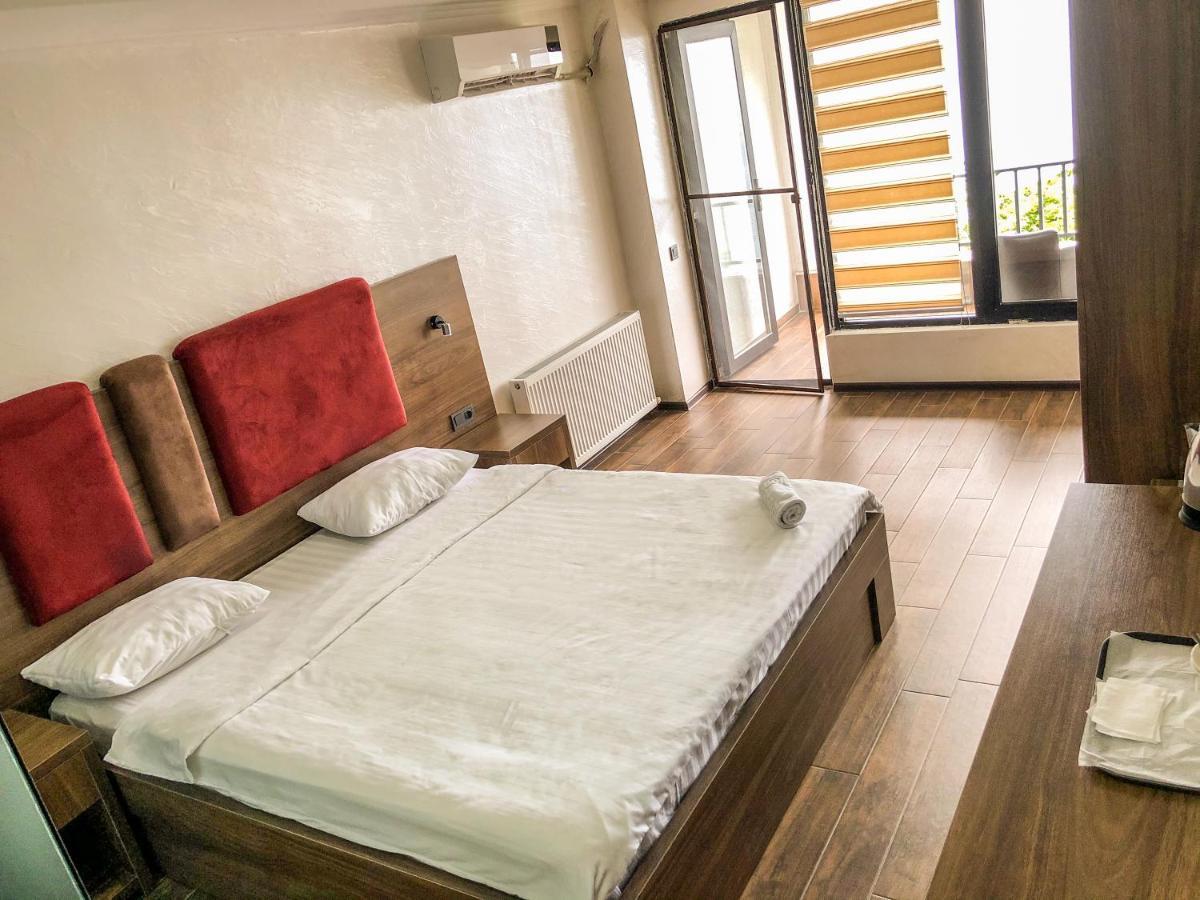 קבריאטי Hotel Montana מראה חיצוני תמונה