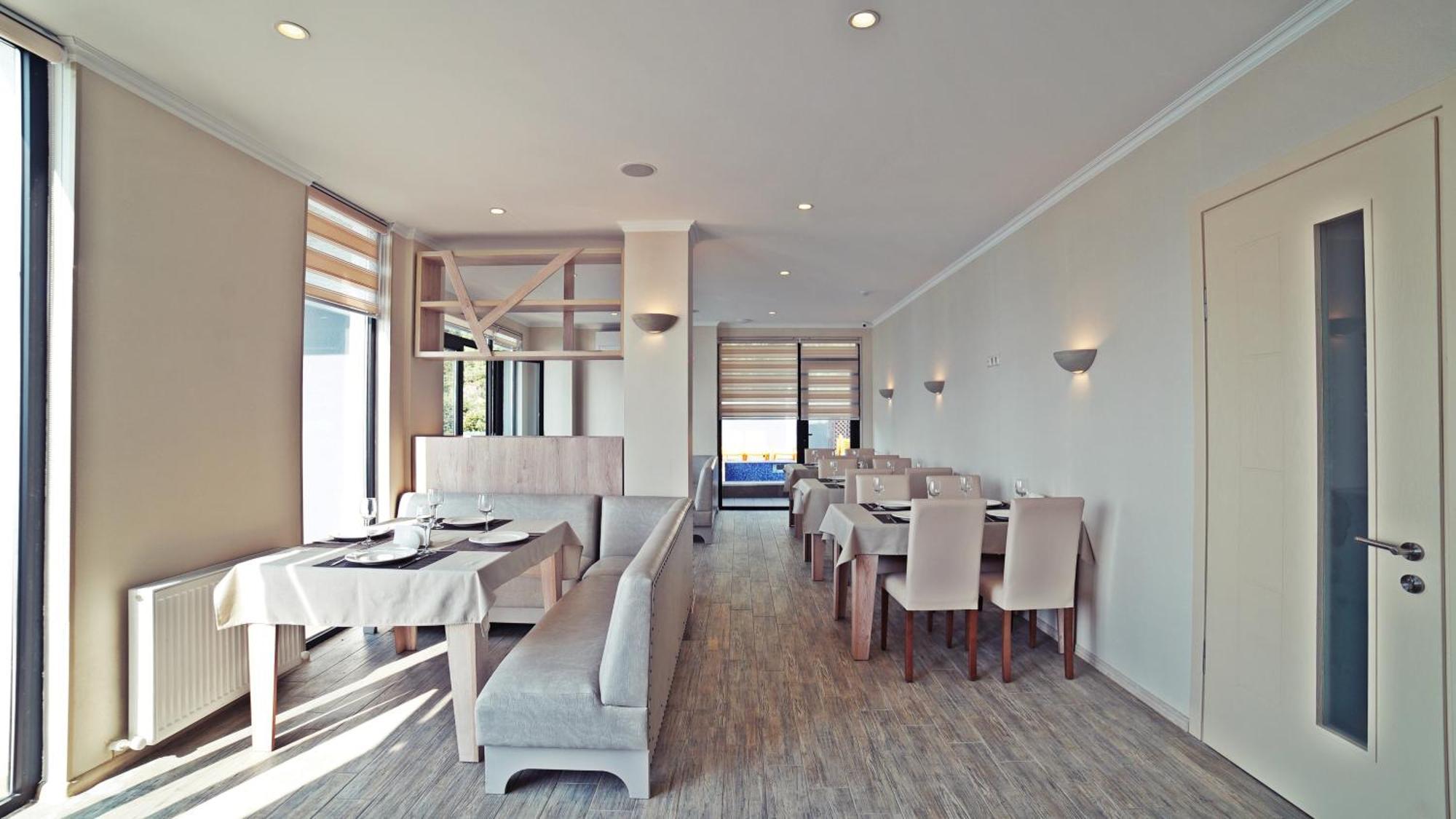 קבריאטי Hotel Montana מראה חיצוני תמונה