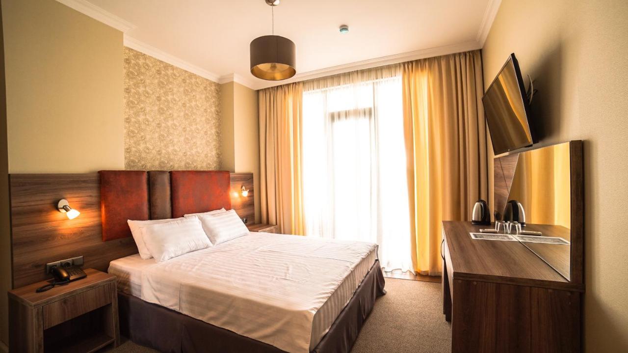 קבריאטי Hotel Montana מראה חיצוני תמונה