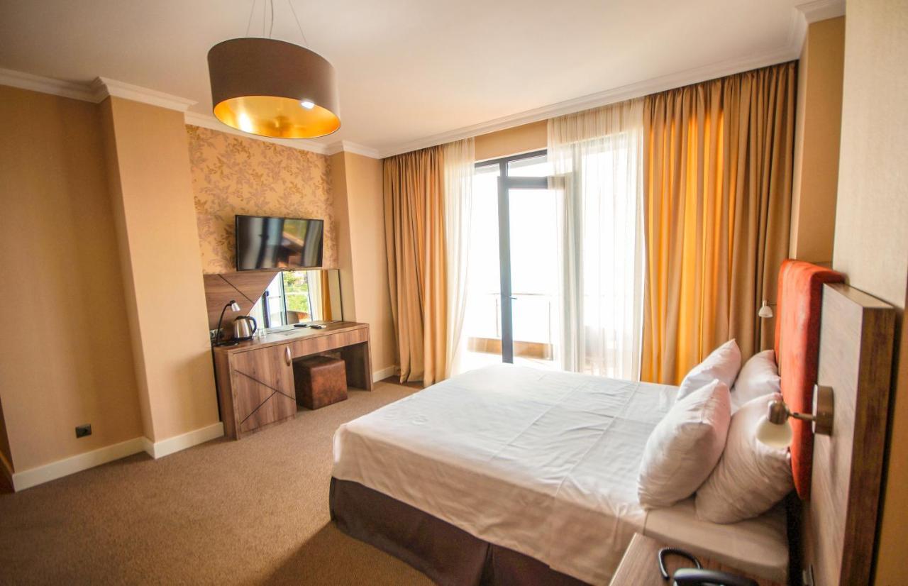 קבריאטי Hotel Montana מראה חיצוני תמונה