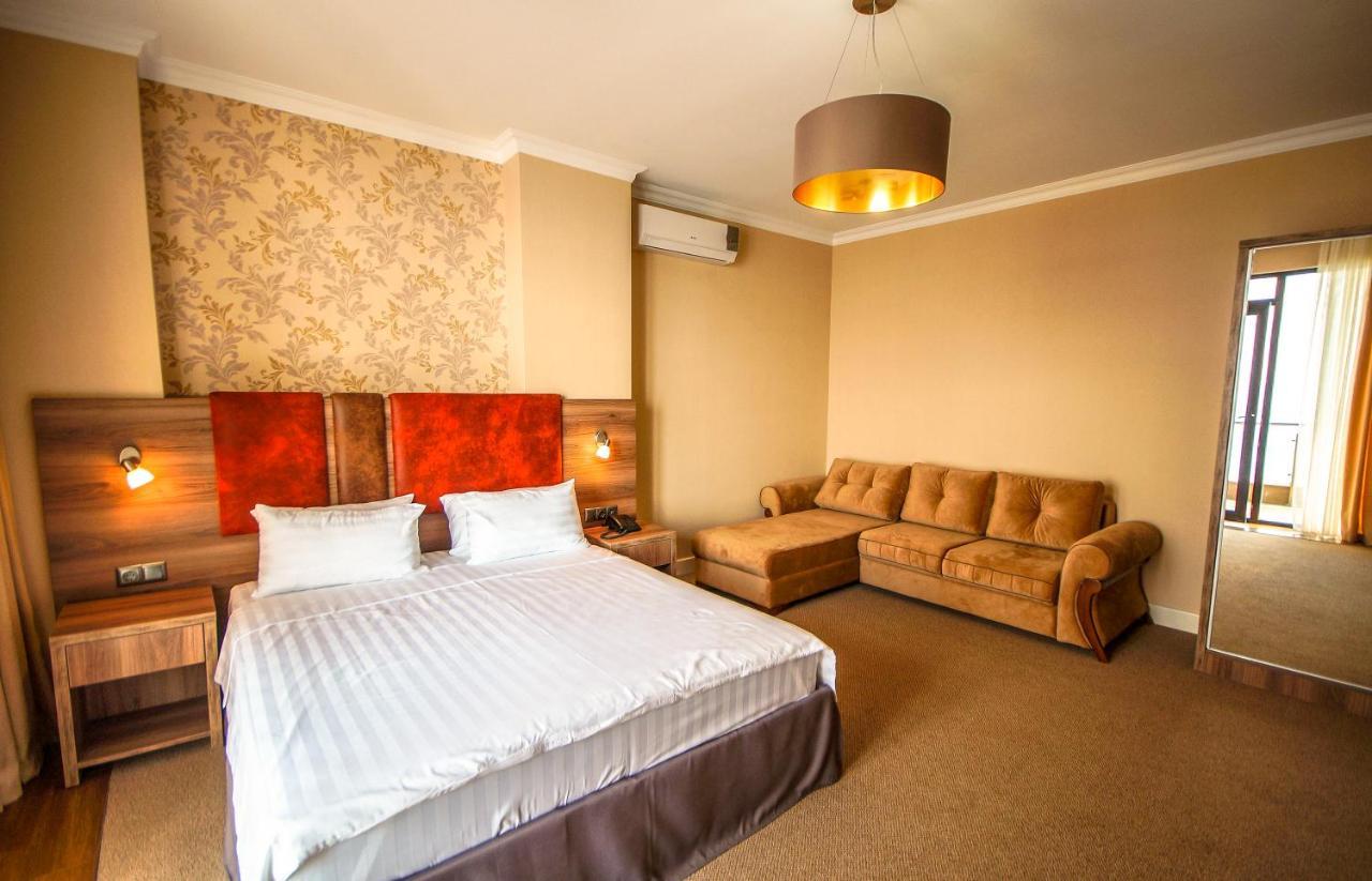קבריאטי Hotel Montana מראה חיצוני תמונה