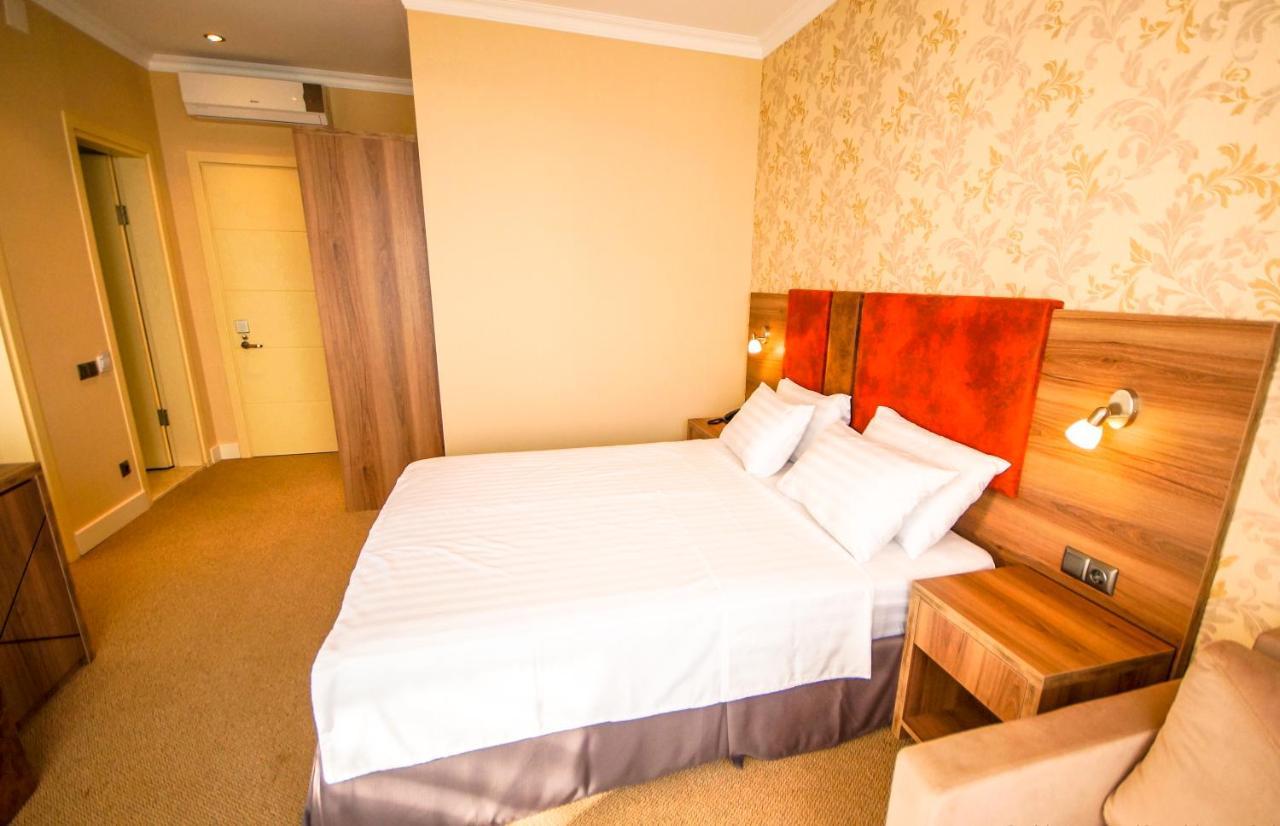 קבריאטי Hotel Montana מראה חיצוני תמונה