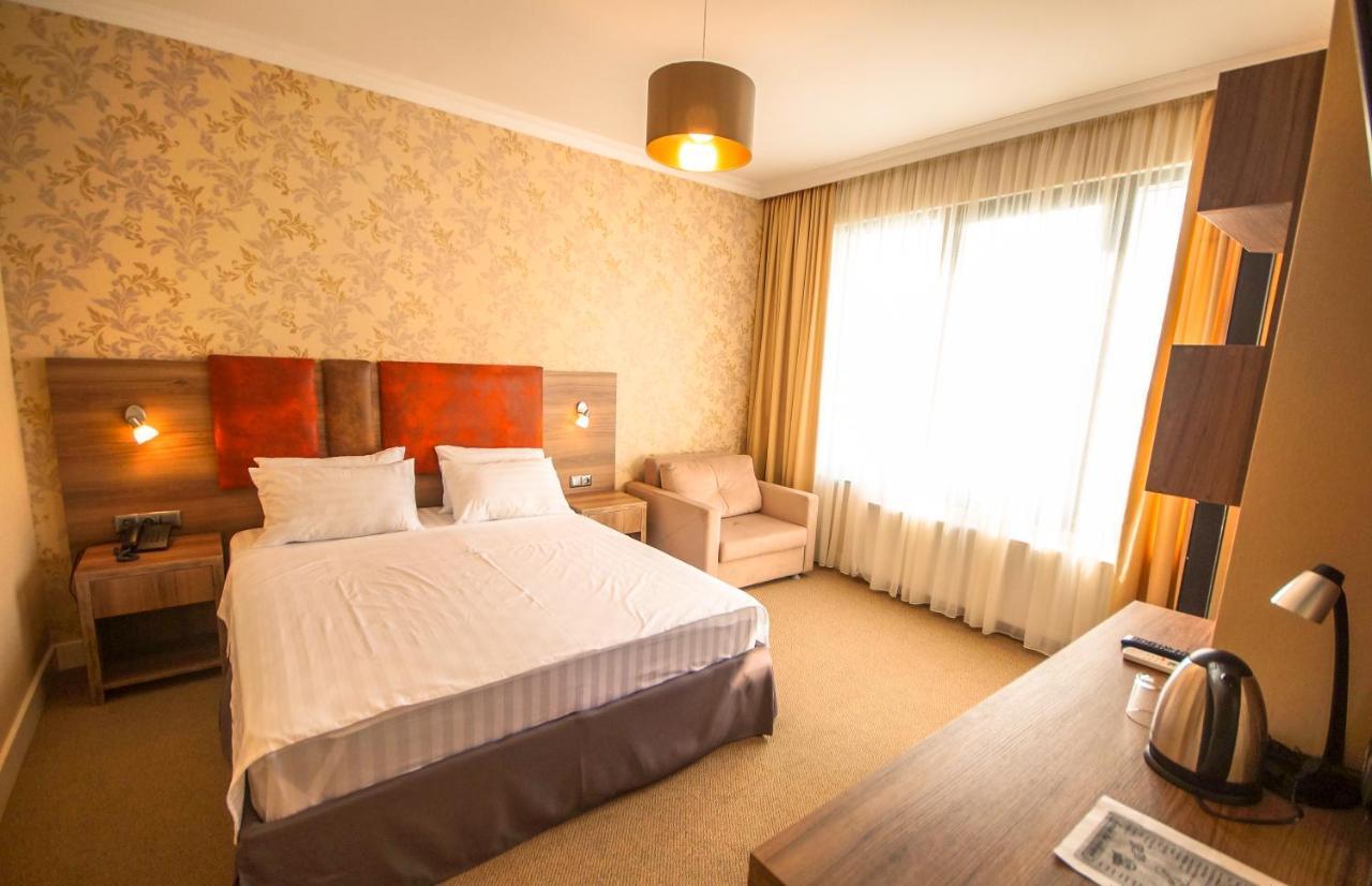 קבריאטי Hotel Montana מראה חיצוני תמונה